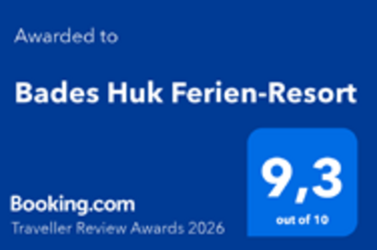 Booking.com Traveller Review Awards 2026: BADES HUK zählt zu den Top-Ferienresorts an der Ostsee