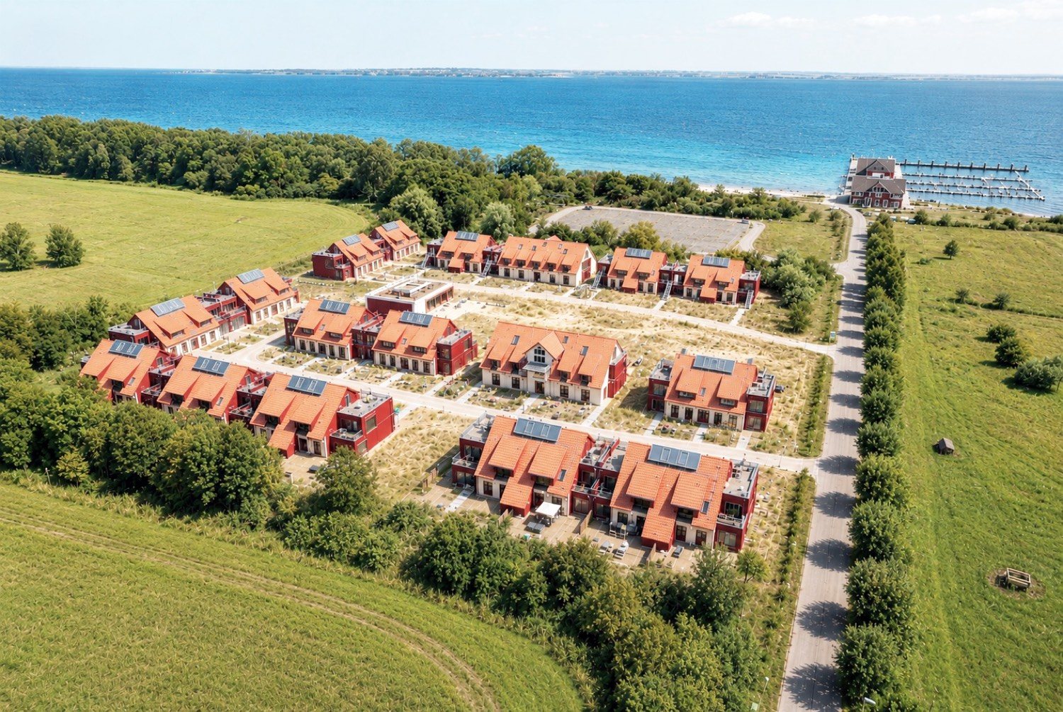 Bades Huk – Resort-Luftaufnahme an der Ostsee