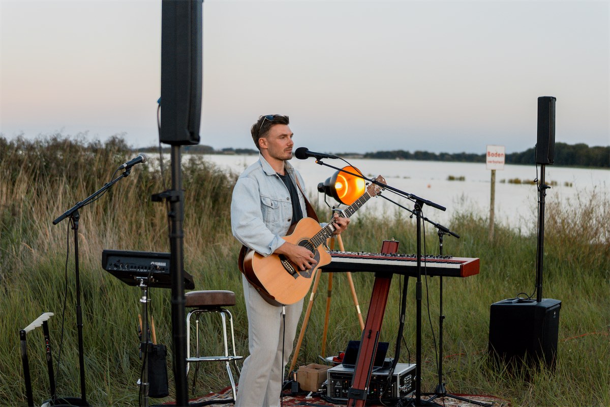 Wohnzimmer Konzert mit Singer & Songwriter ÖXL
